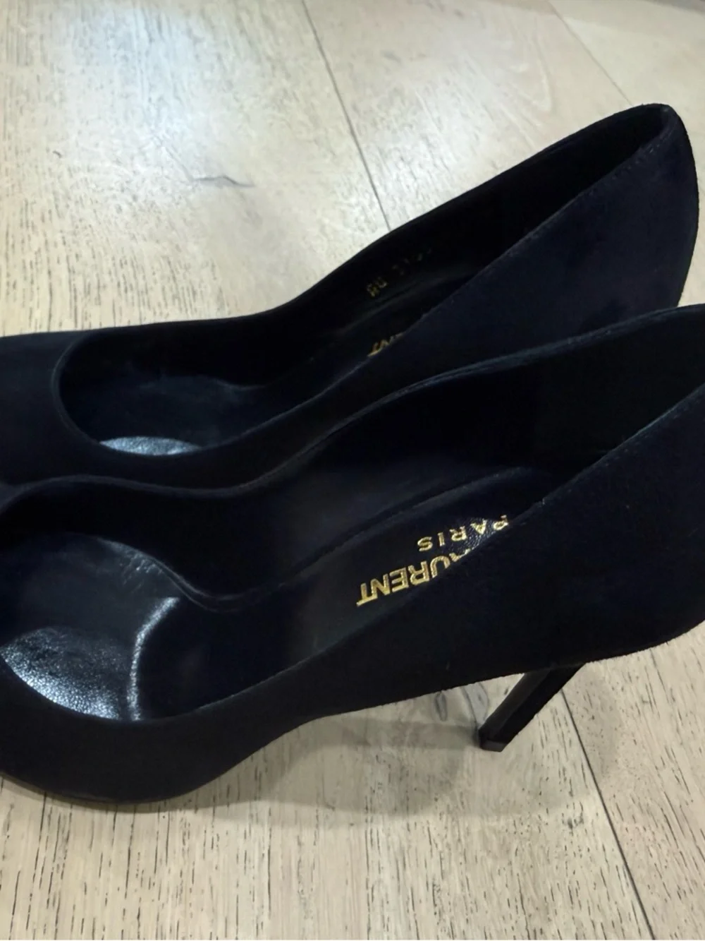 Saint Laurent Black Suede Pointed Pumps - Classic Stiletto - Picture 3 of 6